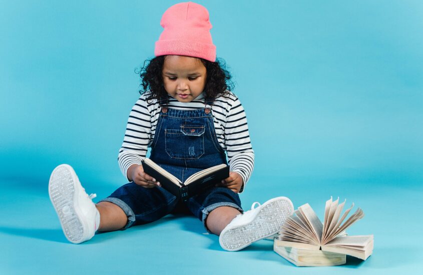 LEIA UM LIVRO, EDUQUE UMA CRIANÇA, PRESERVE A NOSSA ESPÉCIE